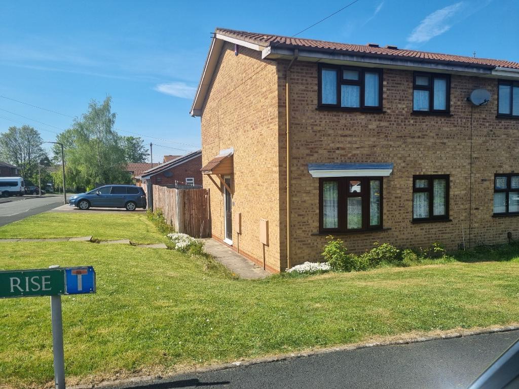 3 Bedroom Semi-Detached for Sale in West Bromwich, B71 1EF
