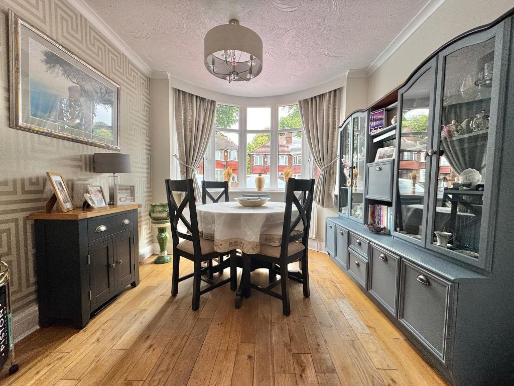 3 Bedroom Semi-Detached for Sale in West Bromwich, B71 2QG