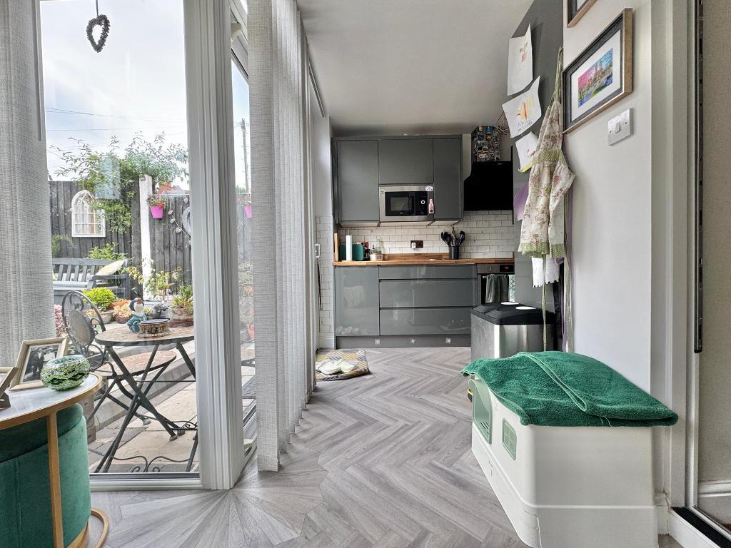 3 Bedroom Semi-Detached for Sale in West Bromwich, B71 2QG