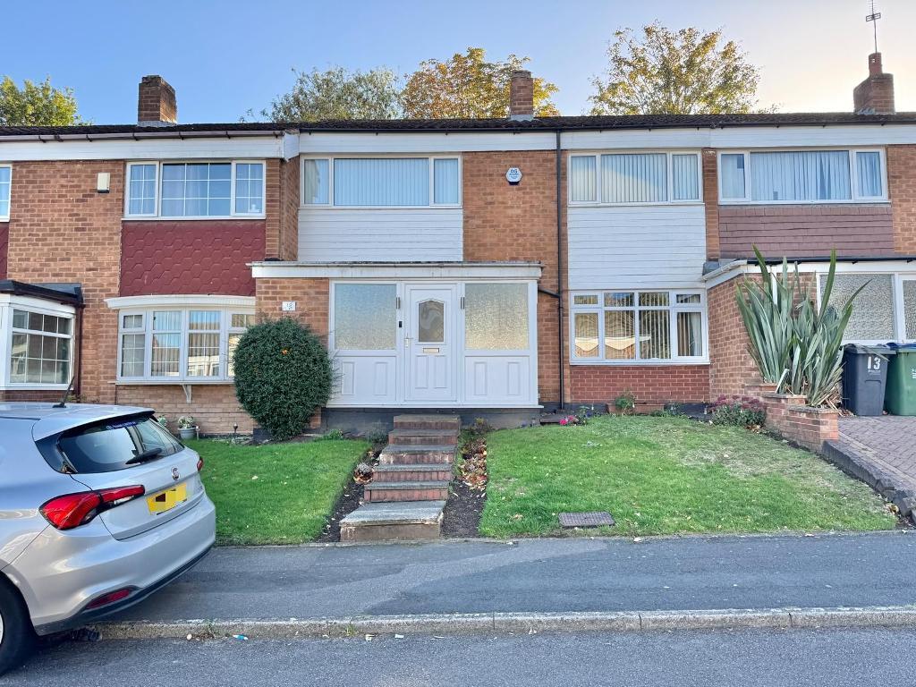 3 Bedroom Terraced for Sale in West Bromwich, B71 3EZ