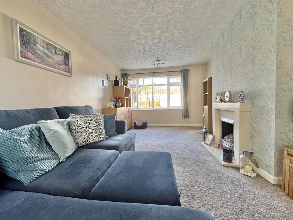 3 Bedroom Terraced for Sale in West Bromwich, B71 3EZ