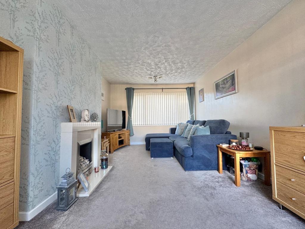 3 Bedroom Terraced for Sale in West Bromwich, B71 3EZ