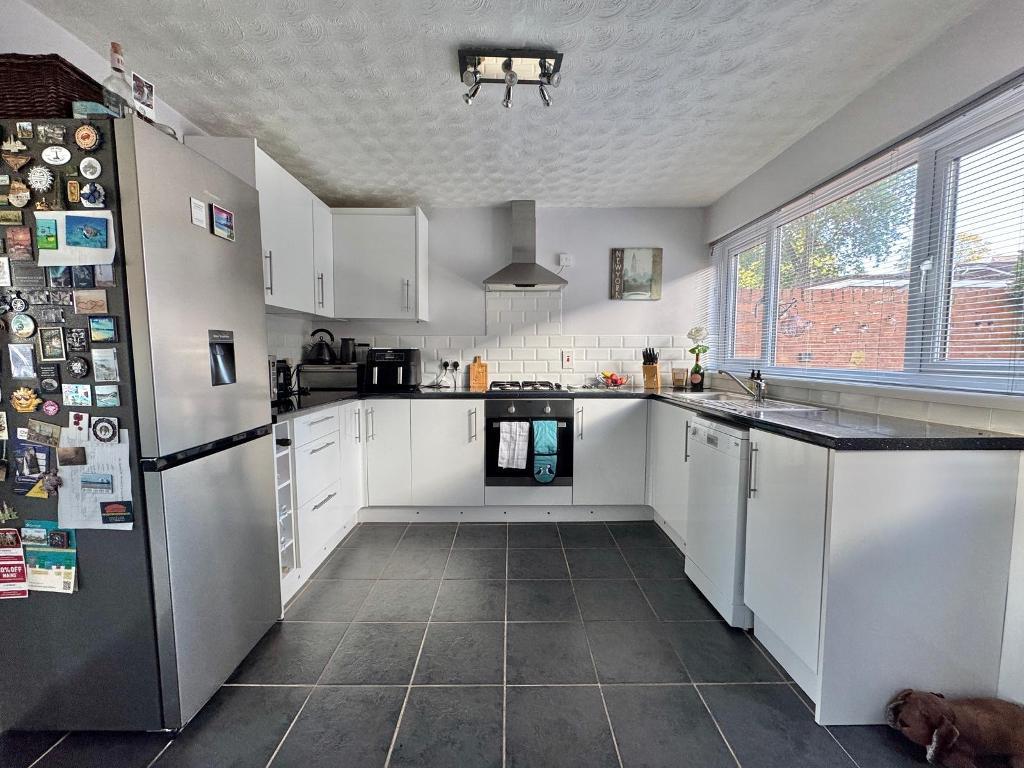 3 Bedroom Terraced for Sale in West Bromwich, B71 3EZ