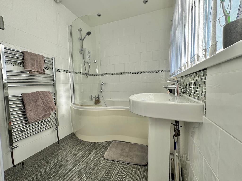3 Bedroom Terraced for Sale in West Bromwich, B71 3EZ