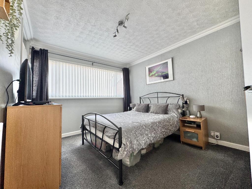 3 Bedroom Terraced for Sale in West Bromwich, B71 3EZ