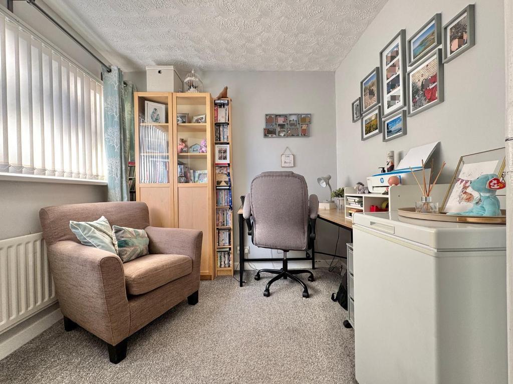 3 Bedroom Terraced for Sale in West Bromwich, B71 3EZ