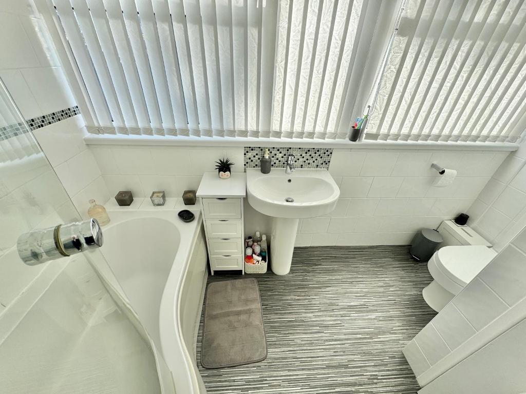 3 Bedroom Terraced for Sale in West Bromwich, B71 3EZ