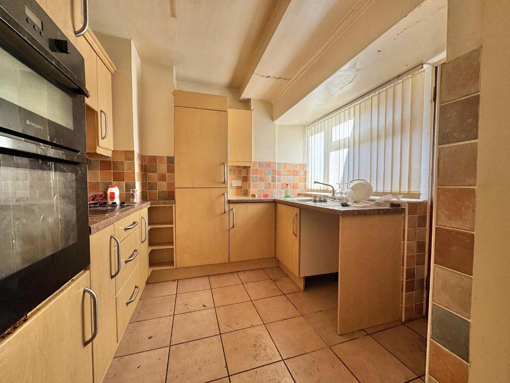3 Bedroom Detached for Sale in Wednesbury, WS10 0BD