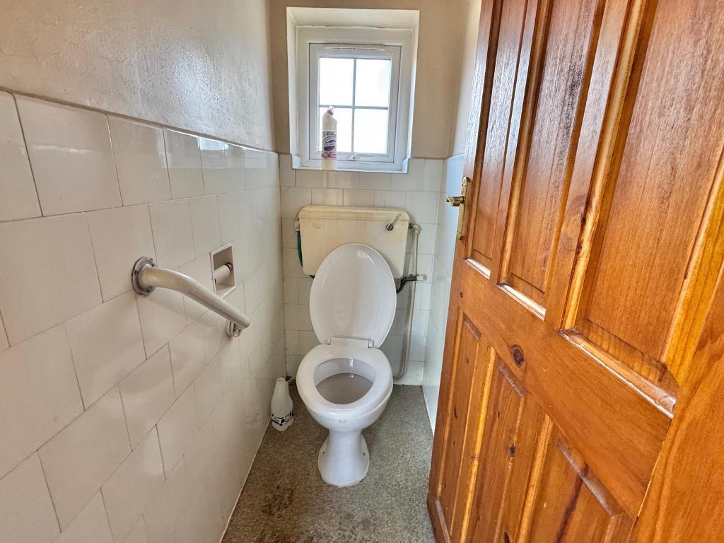 3 Bedroom Detached for Sale in Wednesbury, WS10 0BD