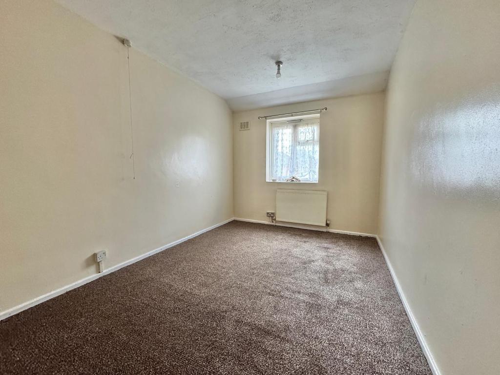 3 Bedroom End Terraced to Rent in West Bromwich, B70 0JS