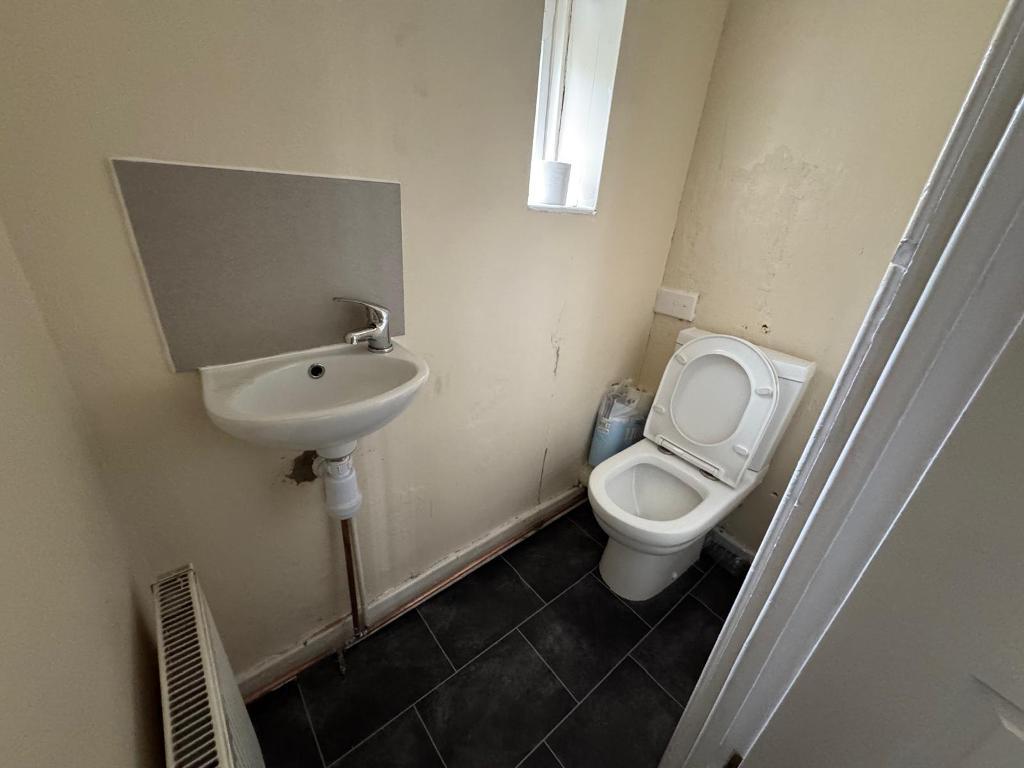 3 Bedroom End Terraced to Rent in West Bromwich, B70 0JS