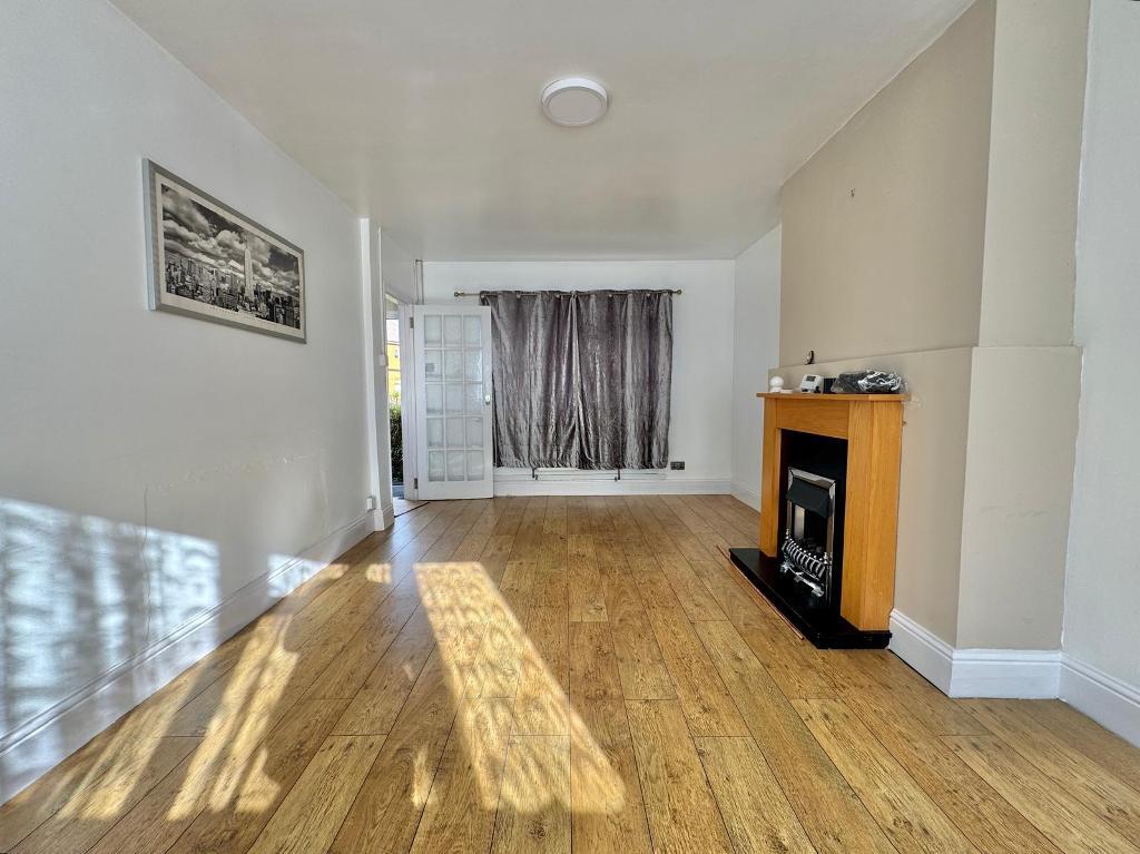 3 Bedroom End Terraced to Rent in West Bromwich, B70 0JS