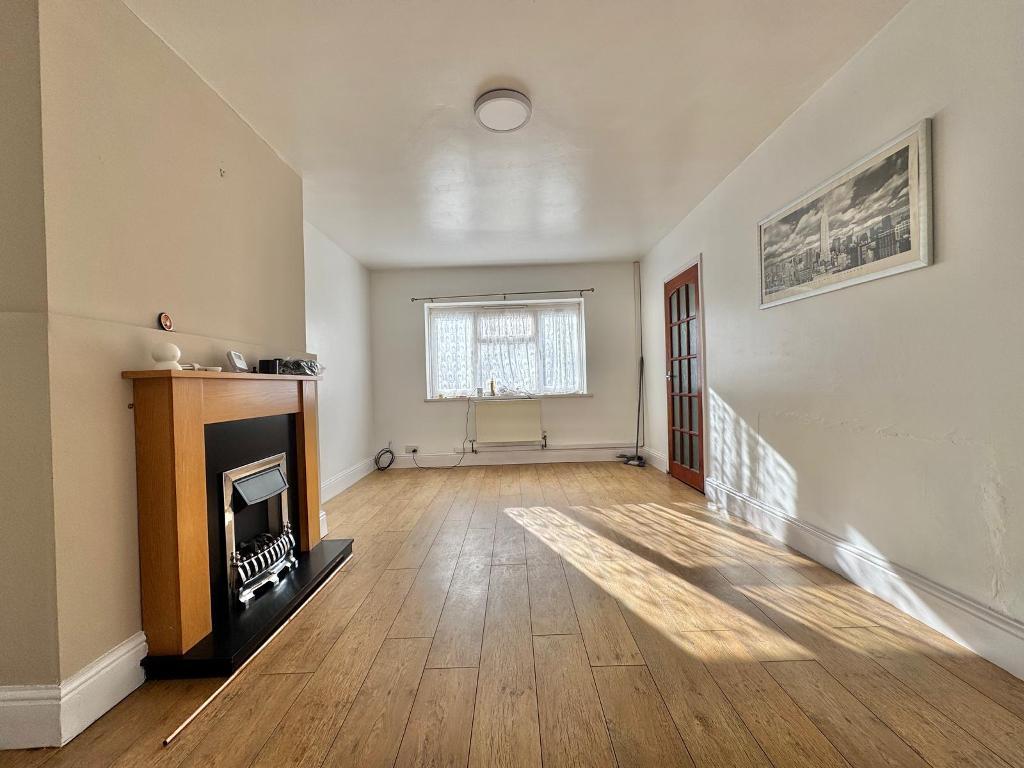 3 Bedroom End Terraced to Rent in West Bromwich, B70 0JS