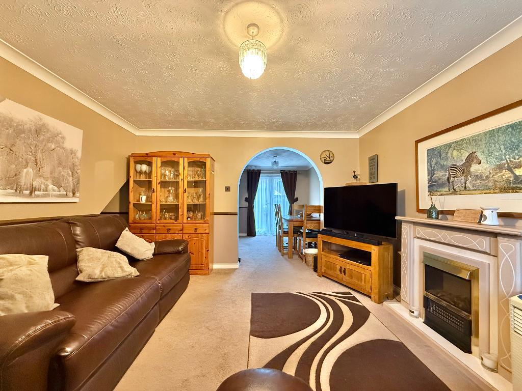 3 Bedroom Semi-Detached for Sale in West Bromwich, B71 3TE