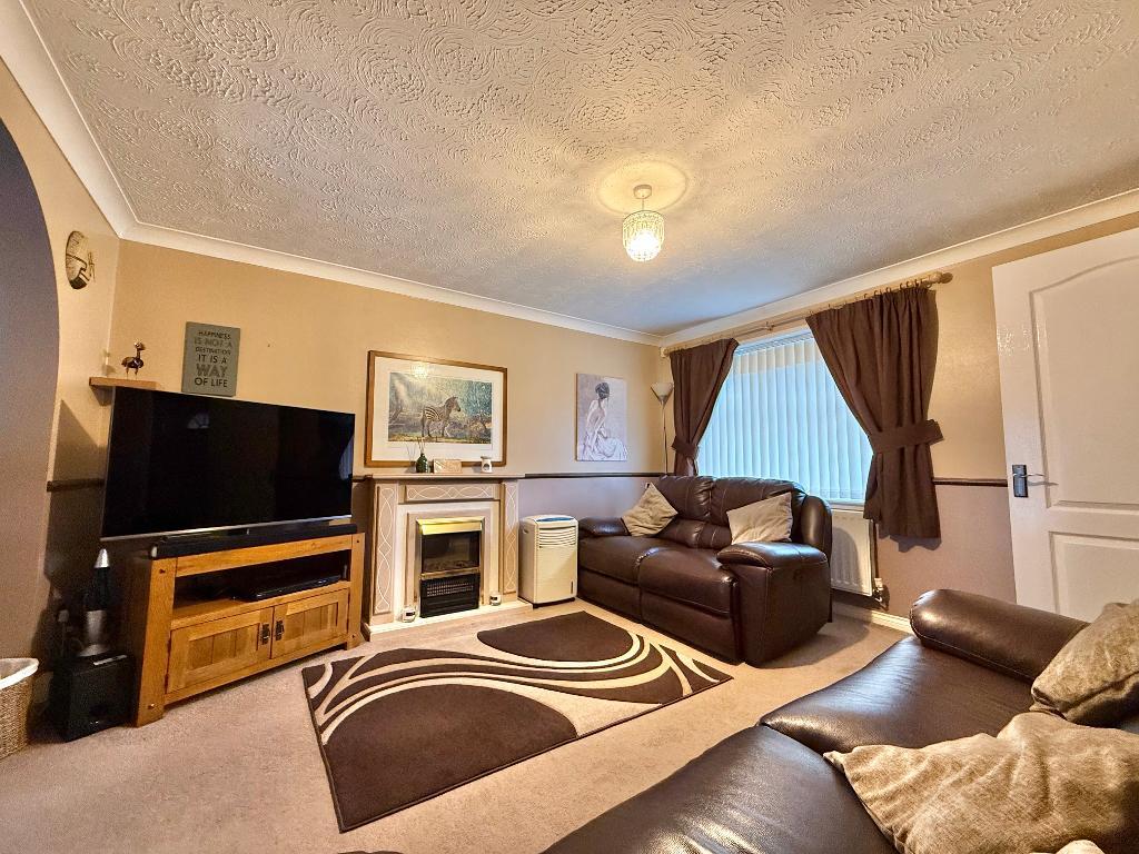 3 Bedroom Semi-Detached for Sale in West Bromwich, B71 3TE