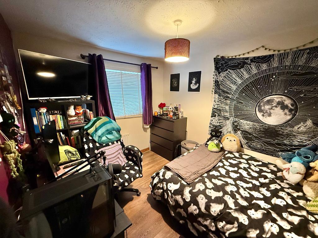 3 Bedroom Semi-Detached for Sale in West Bromwich, B71 3TE