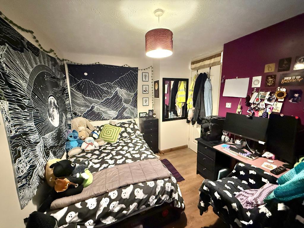 3 Bedroom Semi-Detached for Sale in West Bromwich, B71 3TE