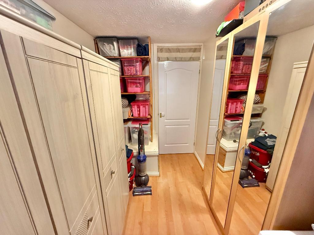 3 Bedroom Semi-Detached for Sale in West Bromwich, B71 3TE