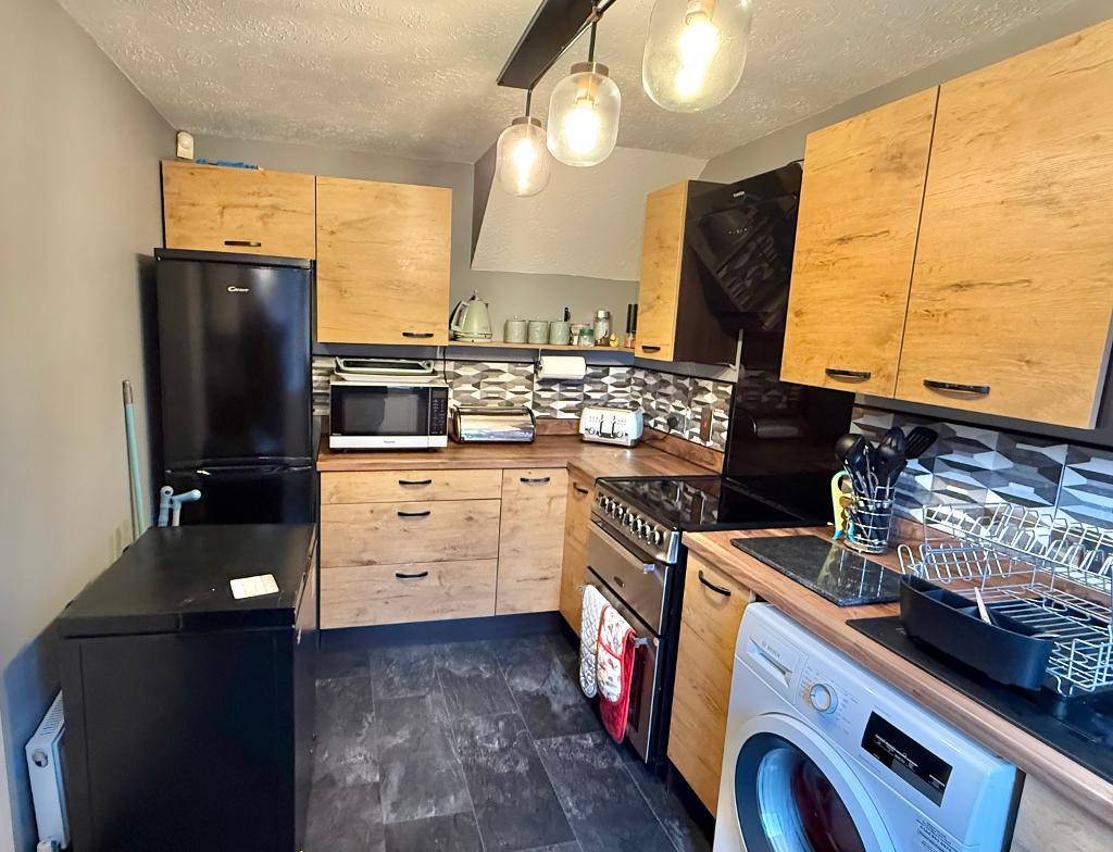 3 Bedroom Semi-Detached for Sale in West Bromwich, B71 3TE