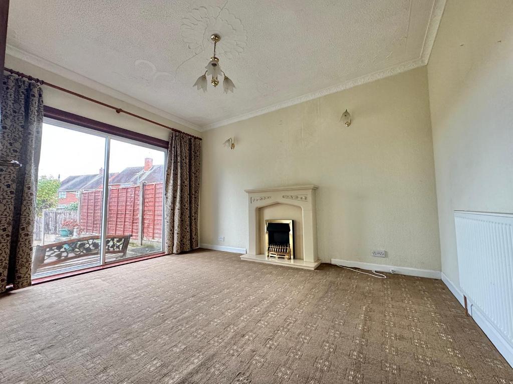 3 Bedroom Semi-Detached for Sale in West Bromwich, B71 3HX