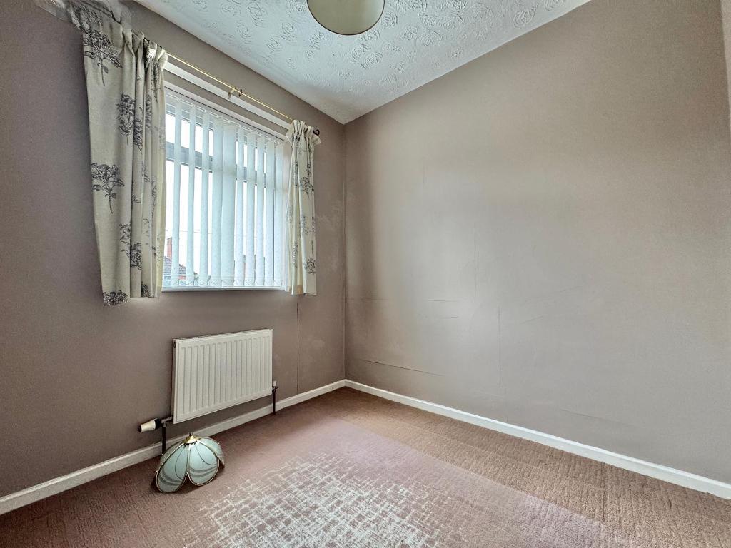 3 Bedroom Semi-Detached for Sale in West Bromwich, B71 3HX