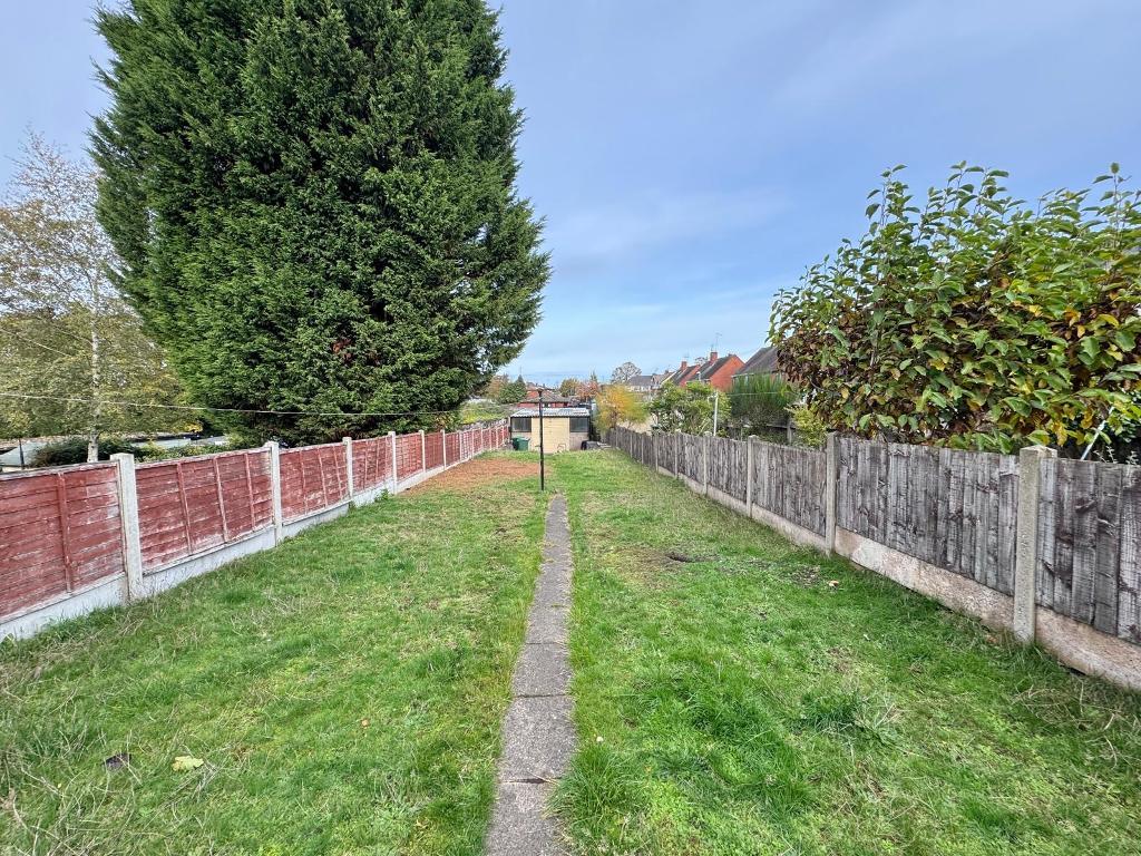 3 Bedroom Semi-Detached for Sale in West Bromwich, B71 3HX