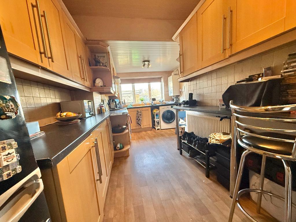 3 Bedroom Semi-Detached for Sale in West Bromwich, B70 6LN