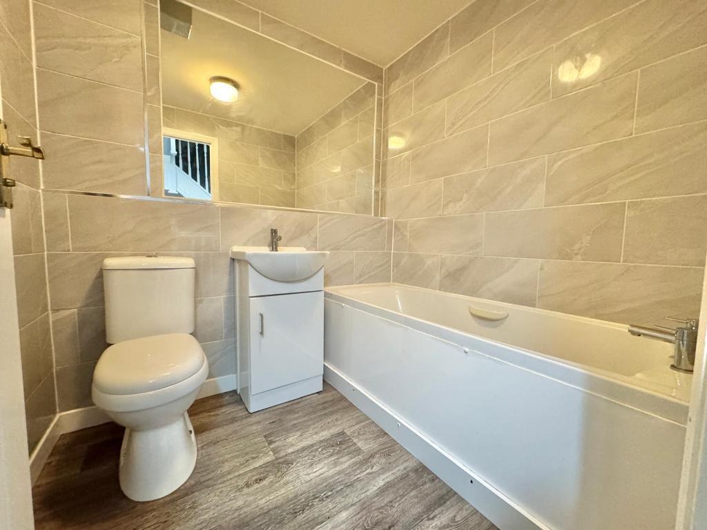 3 Bedroom Semi-Detached for Sale in Wednesbury, WS10 9TR