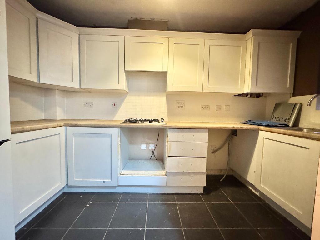 3 Bedroom Semi-Detached for Sale in Wednesbury, WS10 9TR