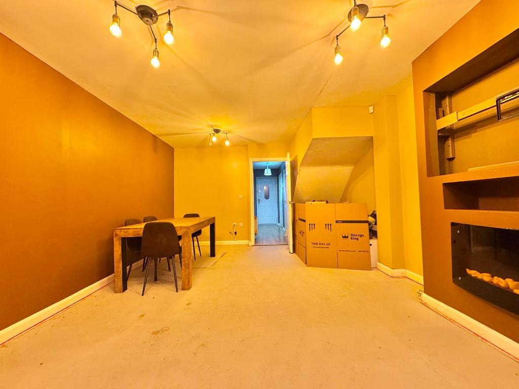 3 Bedroom Semi-Detached for Sale in Wednesbury, WS10 9TR