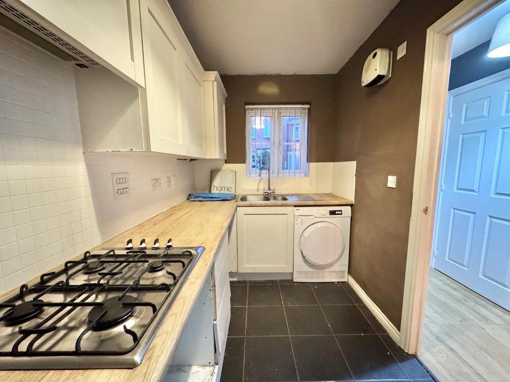 3 Bedroom Semi-Detached for Sale in Wednesbury, WS10 9TR