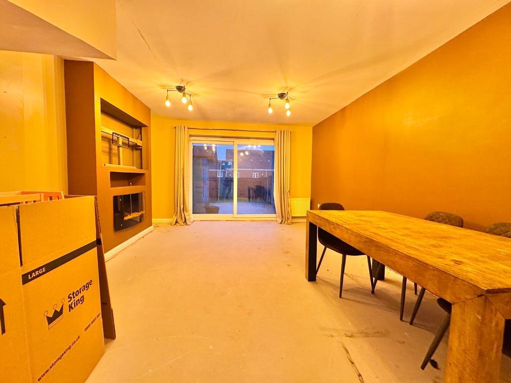 3 Bedroom Semi-Detached for Sale in Wednesbury, WS10 9TR