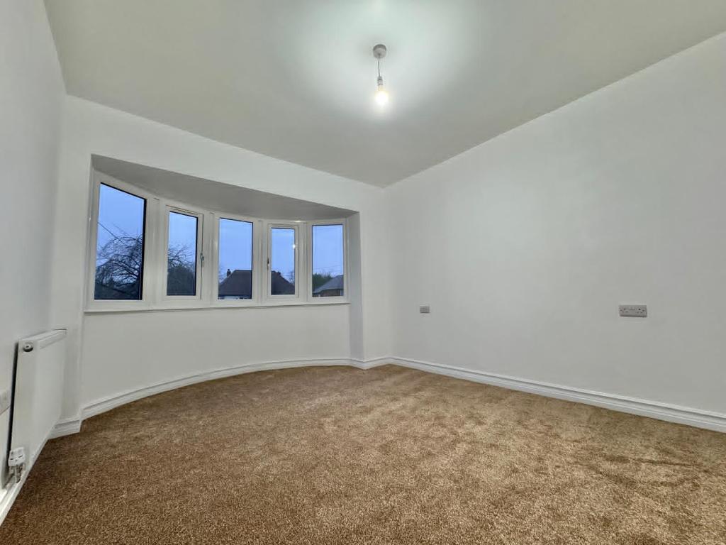 3 Bedroom Semi-Detached to Rent in Wednesbury, WS10 9RB