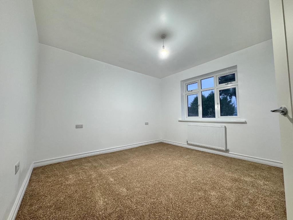 3 Bedroom Semi-Detached to Rent in Wednesbury, WS10 9RB