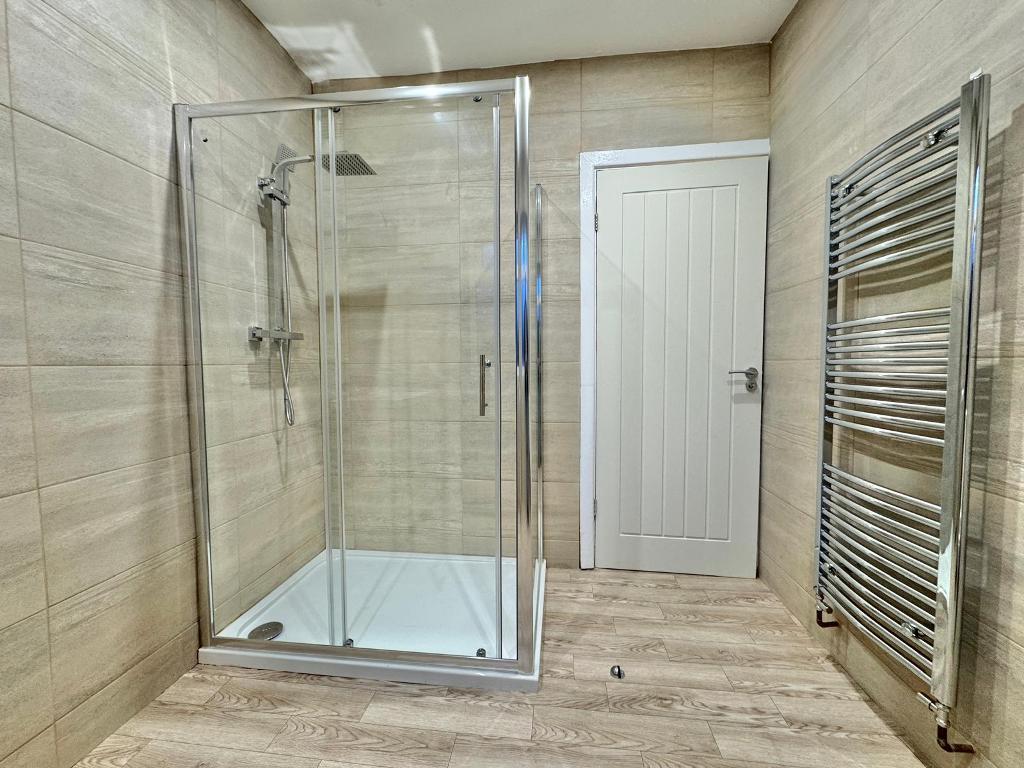 3 Bedroom Semi-Detached to Rent in Wednesbury, WS10 9RB