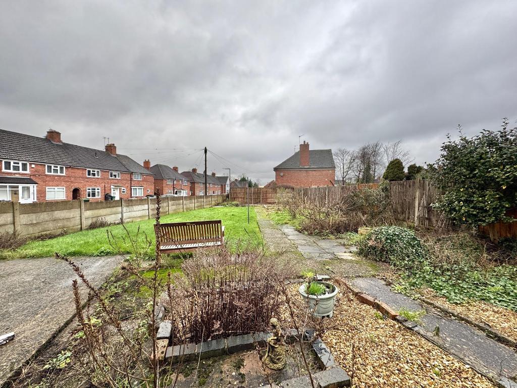 3 Bedroom Semi-Detached for Sale in West Bromwich, B71 3DB