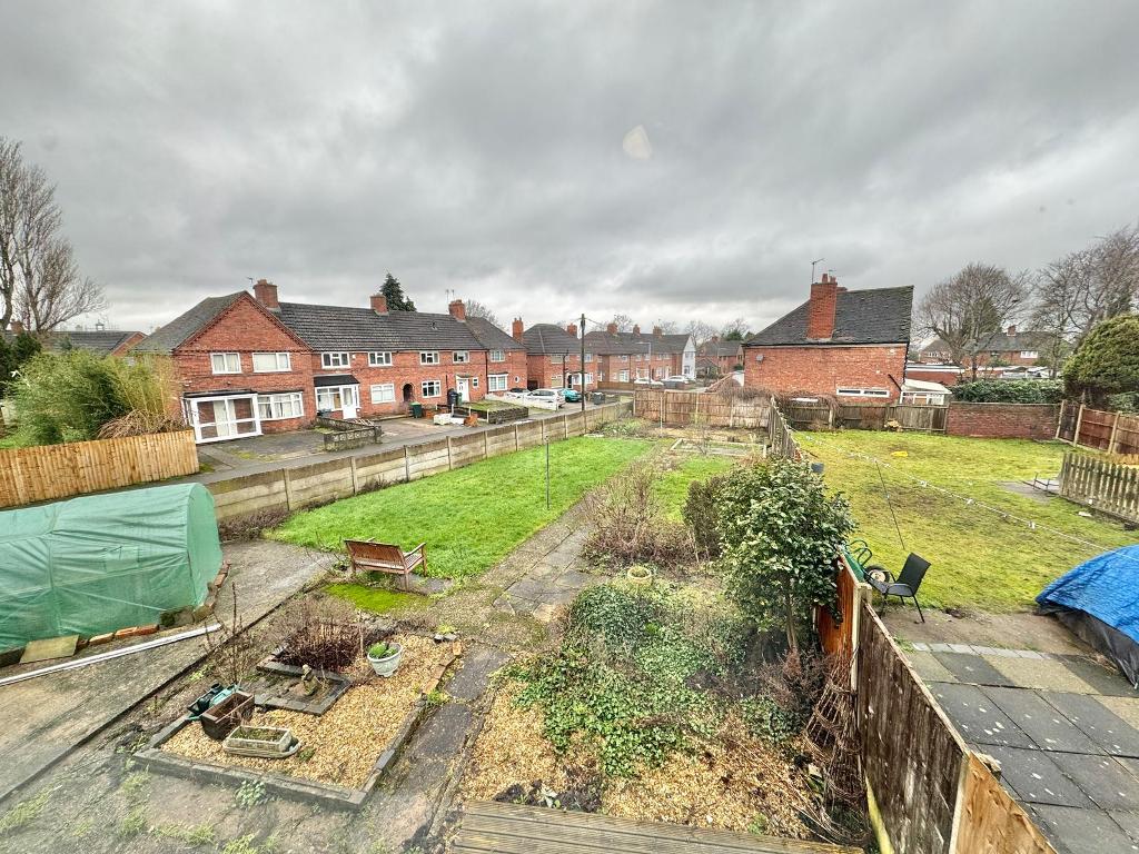 3 Bedroom Semi-Detached for Sale in West Bromwich, B71 3DB
