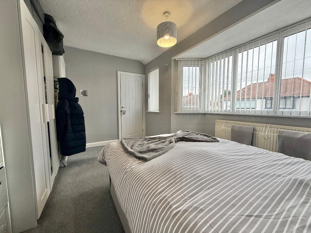 2 Bedroom Semi-Detached for Sale in West Bromwich, B71 2ES