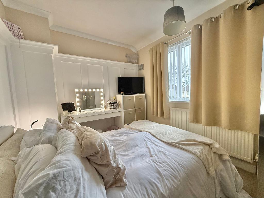 2 Bedroom Semi-Detached for Sale in West Bromwich, B71 2ES