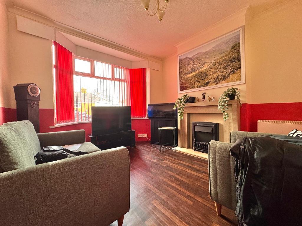 3 Bedroom Terraced for Sale in West Bromwich, B71 2QU