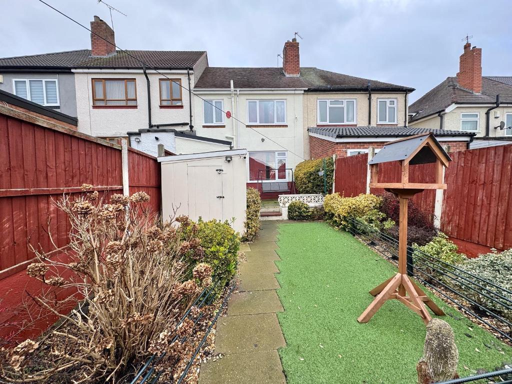 3 Bedroom Terraced for Sale in West Bromwich, B71 2QU