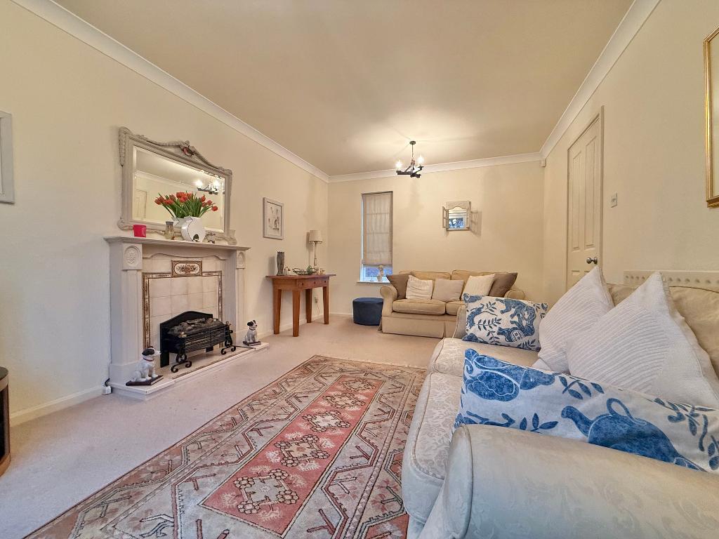 3 Bedroom Semi-Detached for Sale in Darlaston, WS10 8UY