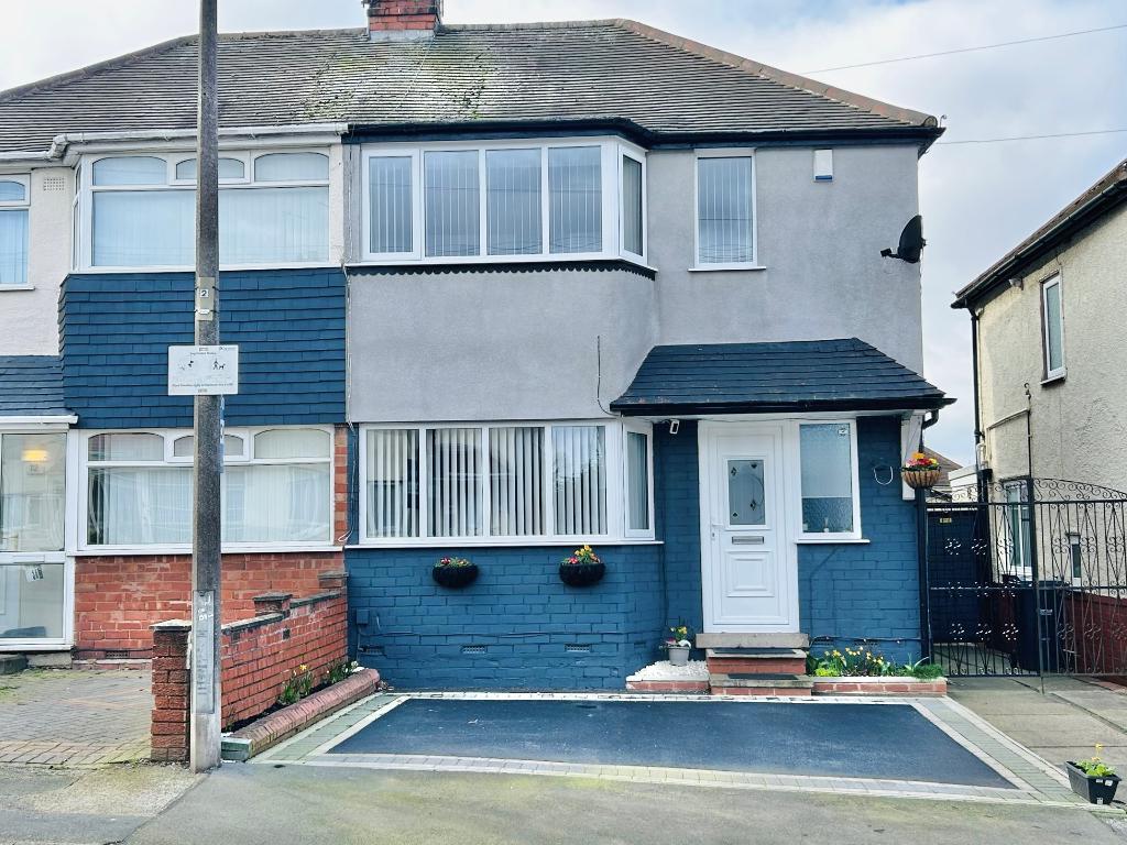 2 Bedroom Semi-Detached for Sale in West Bromwich, B71 2ES