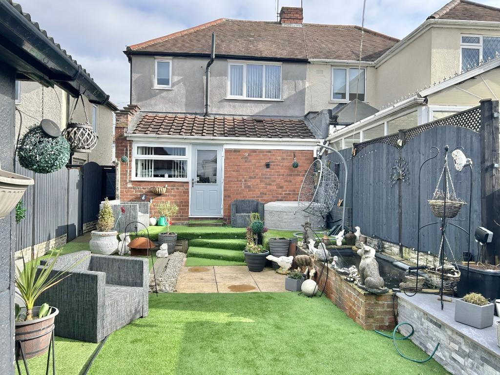 2 Bedroom Semi-Detached for Sale in West Bromwich, B71 2ES