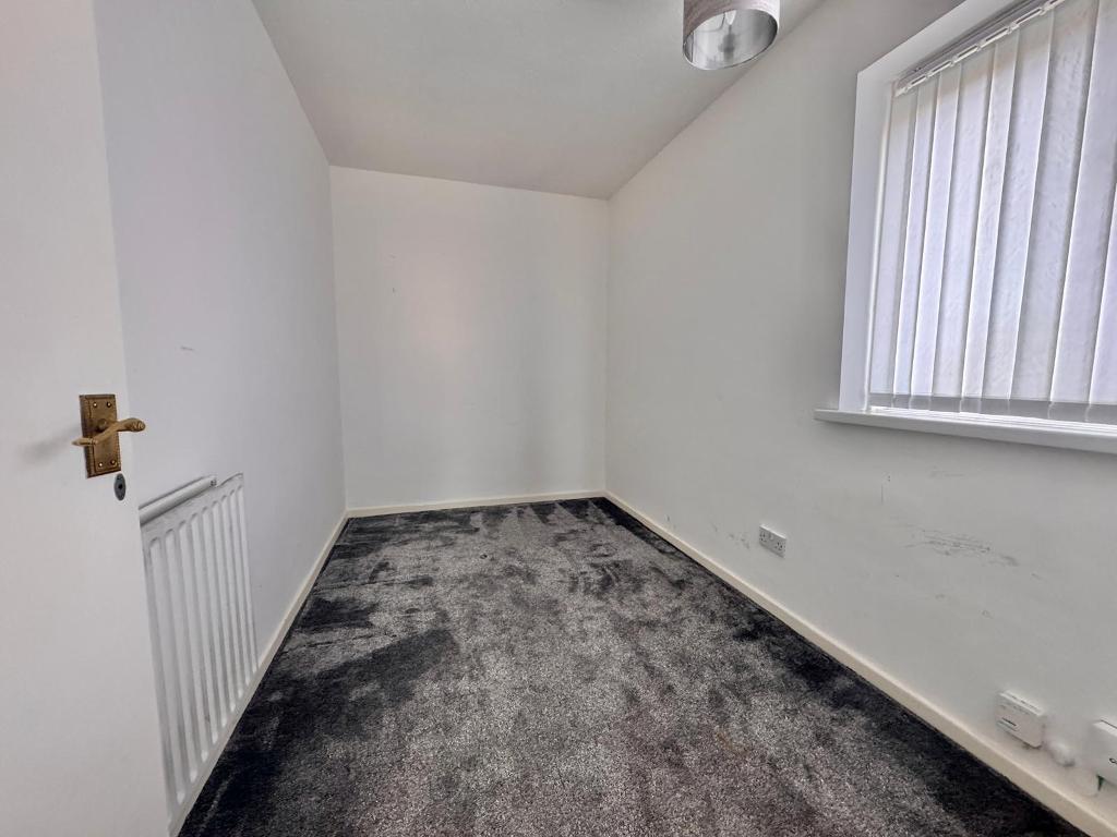 2 Bedroom Semi Detached Bungalow to Rent in West Bromwich, B71 2AW