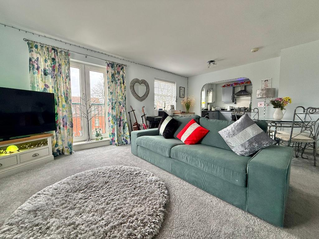 1 Bedroom Flat for Sale in West Bromwich, B71 3RH