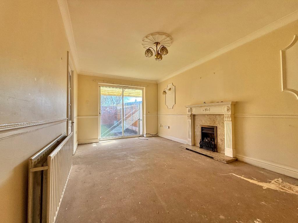 2 Bedroom Bungalow for Sale in West Bromwich, B71 4DY