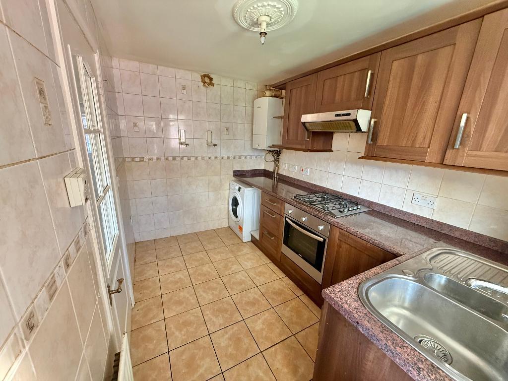 2 Bedroom Bungalow for Sale in West Bromwich, B71 4DY