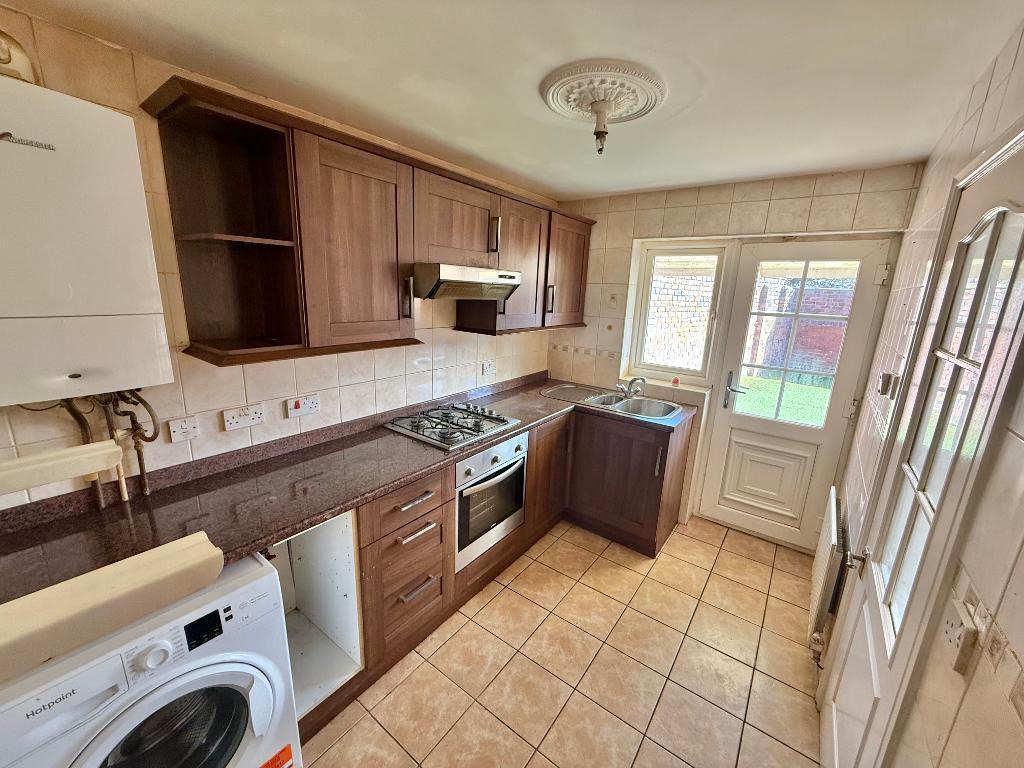 2 Bedroom Bungalow for Sale in West Bromwich, B71 4DY
