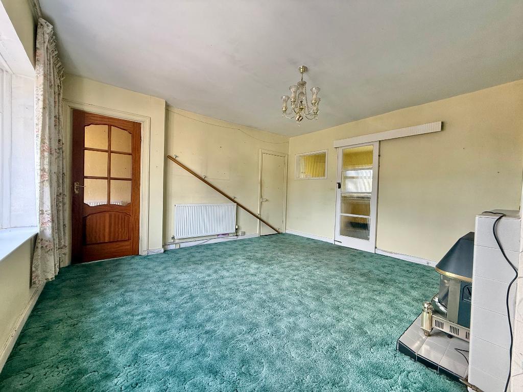 3 Bedroom Semi-Detached for Sale in West Bromwich, B71 3AF